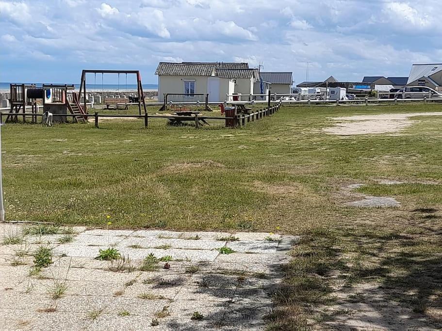Maison Les Pieds Dans La Mer Quinéville Exterior foto